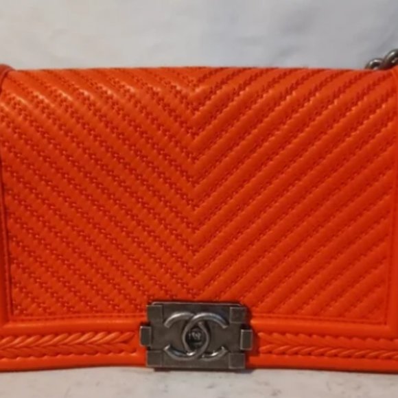 Authentic Chanel Boy Handbag in beautiful Orange Color - very unusual! - Picture 2 of 16